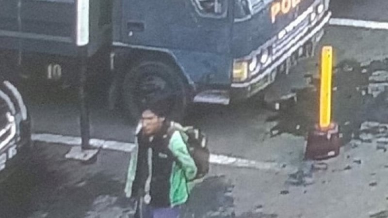 Foto yang diduga pelaku bom bunuh diri di Mapolrestabes Medan.