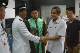 Lantik Lurah Tanru Tedong dan Lancirang, Sekda Sidrap Ingatkan Agar Cepat Respons