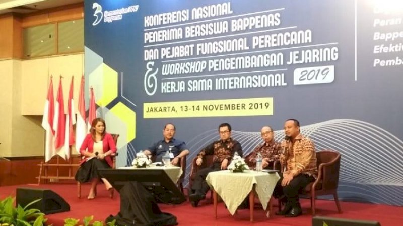 Wakil Gubernur Sulawesi Selatan, Andi Sudirman Sulaiman menjadi narasumber dalam konferensi nasional penerima beasiswa Bappenas dan pejabat fungsional perencana di Hotel Sahid Jakarta, Rabu (13/11/2019).