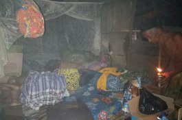 Tak Punya Biaya Berobat, Warga Pangkep Ini Pasrah Menahan Sakit di Gubuknya