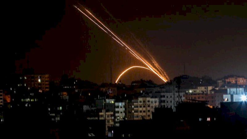 Roket ditembakkan dari Jalur Gaza ke Israel pada 13 November 2019. (AFP)
