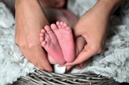 Dibuang di Jalan Pada Usia Satu Hari, Bayi ini Kini Diadopsi Keluarga Eropa