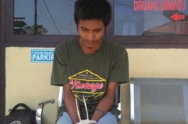 Ditampar saat Hendak Menggauli, Pria Ini Tancapkan Badik ke Dada dan Leher Pacar