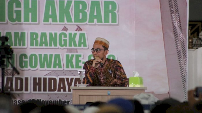 Pakai Songkok Recca Ceramah Ustad Adi Hidayat Di Gowa Dipadati Warga