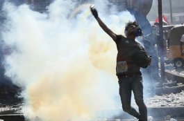 Serangan Pemerintah Irak Tewaskan 3 Demonstran di Lapangan Baghdad