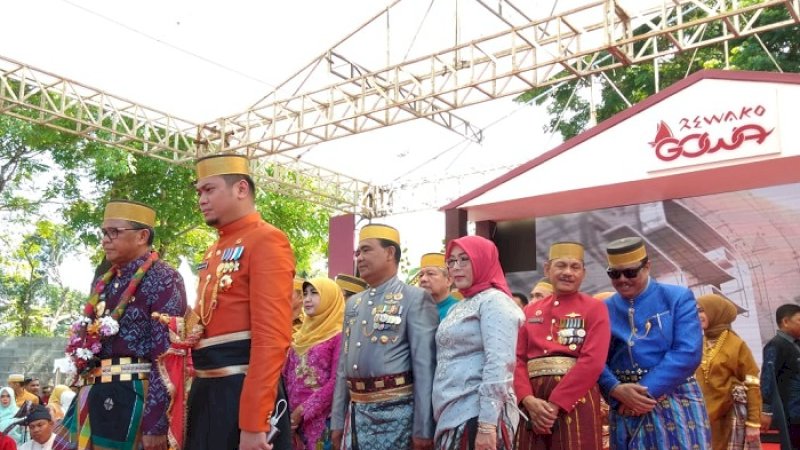 Gubernur Sulsel, Nurdin Abdullah menghadiri puncak peringatan Hari Jadi Gowa, Minggu (17/11/2019).
