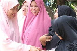 Jadi Anggota DPR, Istri Suardi Saleh Tetap Luangkan Waktu Urus Masjid