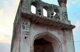 Bukan Musala, Masjid Terkecil di Dunia Hanya Mampu Menampung 5 Orang
