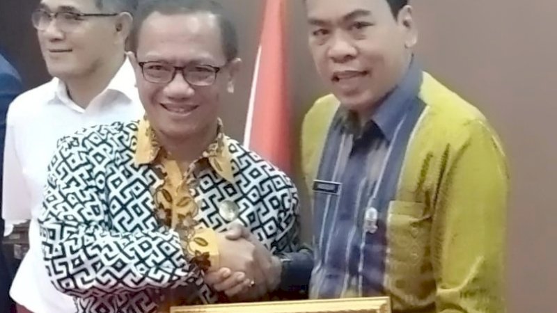 Pemprov Sulsel Raih Anugerah Keterbukaan Informasi