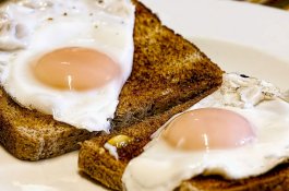 Tidak Sarapan Sebelum ke Sekolah Bisa Membuat Anak Kurang Berprestasi