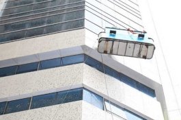 Aksi Heroik Dua Perempuan Selamatkan Petugas Pembersih Jendela di Lantai 9 Apartemen