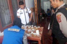 Sebelum Bertarung, 50 Calon Kepala Desa di Wajo Jalani Tes Kencing