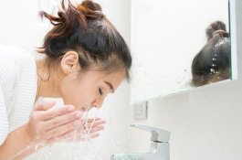 Ini Alasan Mengapa Harus Mencuci Muka Sebelum Tidur