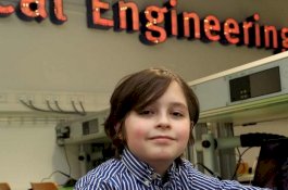 Punya IQ 145, Begini Keseharian Cucu Pasien Jantung yang Jadi Sarjana di Usia 9 Tahun