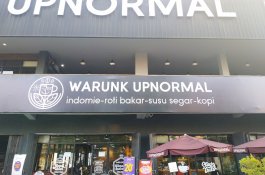Jumat Berbagi, Ruang Sedekah Pengunjung Warunk Upnormal untuk Sesama