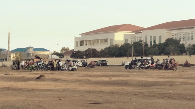 Arena balap Motor Cross yang akan digelar di jalan lingkar, Kelurahan Empoang, yang berdekatan dengan rumah sakit.