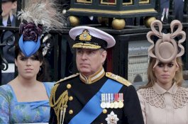 Pangeran William Dukung Ayahnya dan Ratu Memecat Pamannya Pangeran Andrew