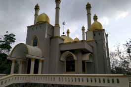 Masjid di Tengah Hutan, Awalnya Disangka Milik Radikal, Batu Keramat Dipecah Tukang Papua