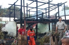 Dua Rumah di Belakang Kantor BPN Wajo Terbakar, Pemilik Gagal Selamatkan Barang