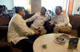 Ditengahi Azikin Solthan, Danny dan Appi Bahas PSM di Pelantikan Pengurus Gerindra