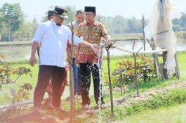 Kepada Pekerja Jembatan di Wajo, Wagub Sulsel: Ini Akan Menjadi Amal Jariah