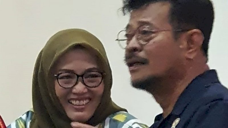 Mentan RI, Syahrul Yasin Limpo didampingi Rektor Unhas, Prof Dwia Aries Tina Pulubuhu, saat menjadi Keynote Speaker di Fakultas Pertanian Unhas, Selasa, (26/11/2019). 