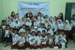Gelar Bakti Sosial, Pemuda Tamalabba Bagi-Bagi Sembako