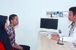 Peduli Pahlawan Tanpa Tanda Jasa, Guru Gratis Jasa Konsultasi di Klinik WMC
