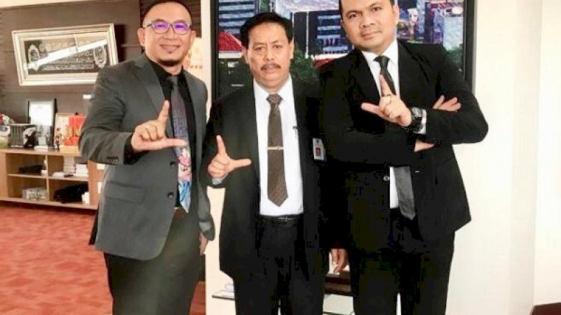 Bersama Ferry Curtis (kiri), Muh Syarif Bando  dan dr Wachyudi Muchsin.