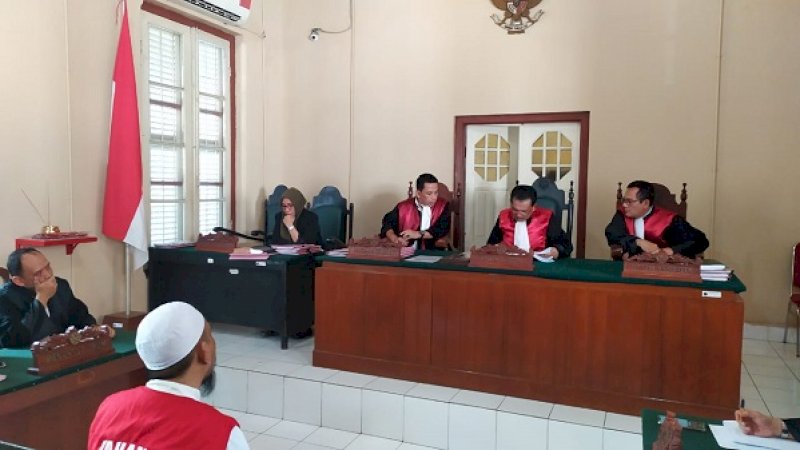 Sidang kasus pencucian uang jemaah yang dilakukan korporasi PT ABU Tours di PN Makassar, Rabu (27/11 /2019), memutuskan denda Rp1 miliar.