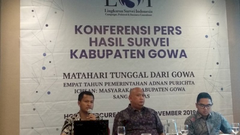 Konferensi pers hasil survei LSI untuk Kabupaten Gowa.