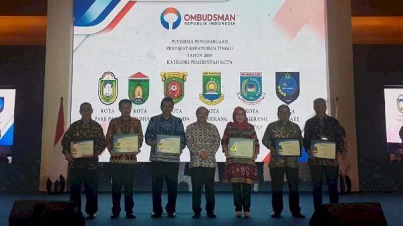 Wakil Wali Kota Parepare, Pangerang Rahim usai menerima penghargaan Kepatuhan Tertiggi dari Ombusman RI.