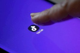 Titip Anak ke Neneknya lalu Main TikTok, Ibu Muda Ini Dicekik dan Dibakar Suami