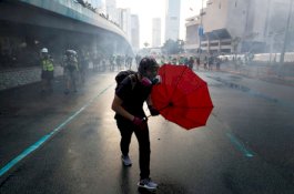 Trump Setujui UU yang Mendukung Pemrotes Hong Kong, China Marah