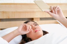 Begini Dampak Cek Ponsel Saat Bangun Tidur