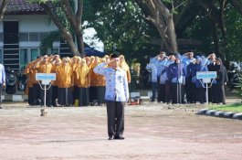 Upacara HUT Korpri, PGRI, dan HGN Digelar Bersamaan, Staf Setda Sidrap Tampil Beda