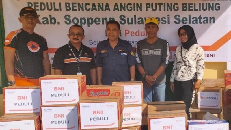 Bencana angin puting beliung menimpa sejumlah rumah di Desa Labokong, Kecamatan Donri Donri, Kabupaten Soppeng. Bencana ini mendapatkan perhatian dari sejumlah pihak.