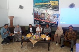 Dialog Bareng Mahasiswa UIT, JaDI Sulsel Bahas Politik Itu Keren