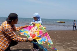 Lestarikan Permainan Tradisional, Rumah Qur'an Aisyah Gelar Lomba Layang-Layang