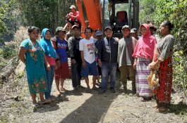 Tepati Janji, Wagub Sulsel Bantu Pengerjaan Jalan di Kindang Bulukumba