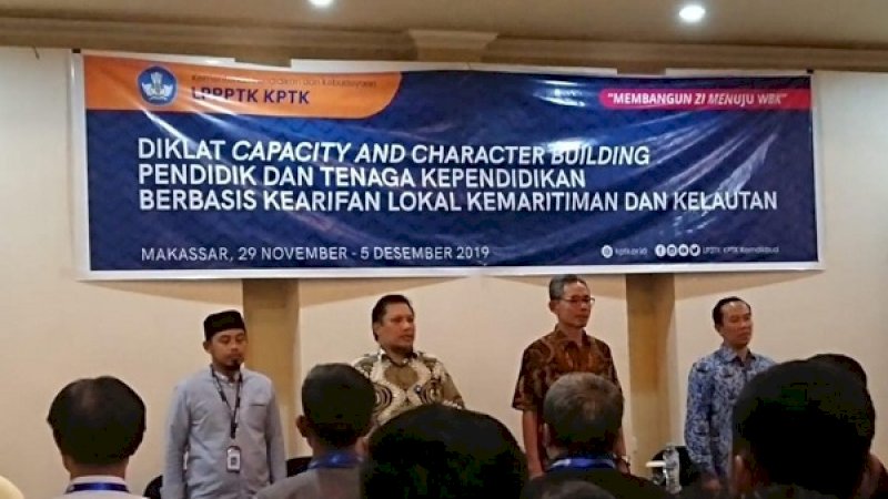 Diklat Capacity and Caracter Building Kependidikan, di aula BP-Paud dan Dikmas Sulsel, Minggu (1/12/2019).