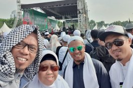 Mirip Ajang Rekreasi, Kandidat Wali Kota Makassar Boyong Ibunda ke Reuni 212