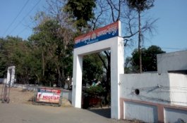 Meski Hubungannya Ditentang, Pasangan ini Akhirnya Menikah di Kantor Polisi