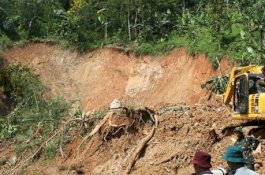 Gadis Tewas Dirajam, Kepada Polisi Ayahnya Bilang Tertimbun Longsor dari Gunung