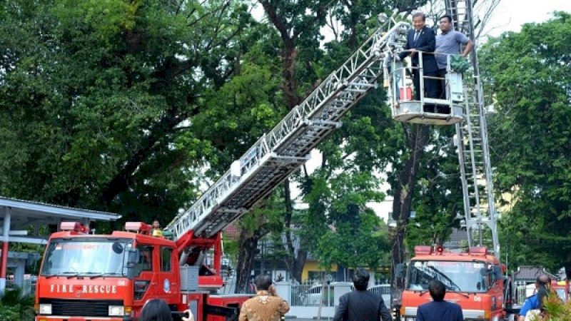 Mobil Damkar bantuan hibah dari Jepang.