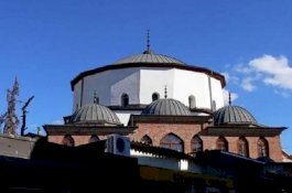 Pertama Kalinya dalam 1 Abad, Azan Dikumandangkan di Masjid Kuno Makedonia Utara