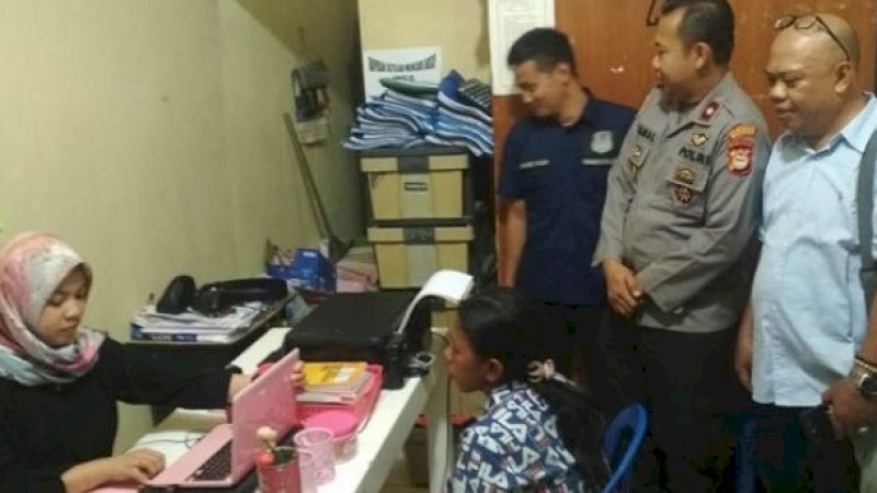 Anak yang Dipaksa Ibunya Mengemis Wajib Setor Rp50 Ribu Setiap Hari