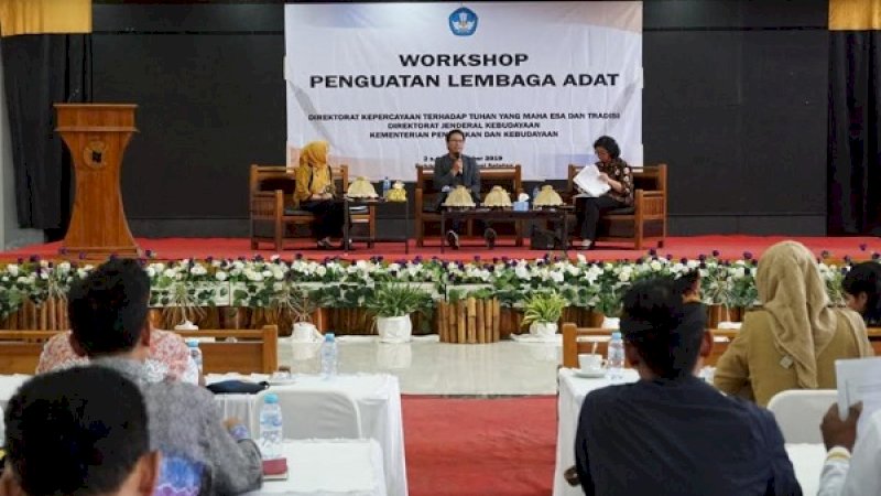 Workshop Penguatan Lembaga Adat dengan menghadirkan 15 komunitas atau lembaga adat yang di Indonesia untuk belajar langsung di Kabupaten Bulukumba.