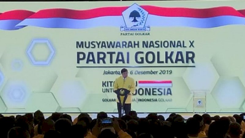 Airlangga Hartarto membawakan sambutan pada Munas Golkar, di Hotel The Ritz-Carlton Jakarta, Mega Kuningan, Selasa malam (3/11/2019).