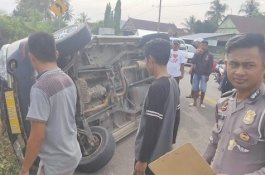 Ban Meletus, Isuzu Panther Vs Honda CR-V di Wajo